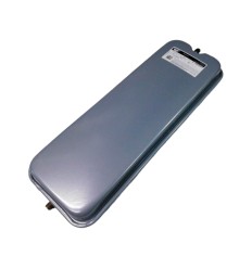 Vaso de expansion rectangular 8 lt, conex. 3/8 edi